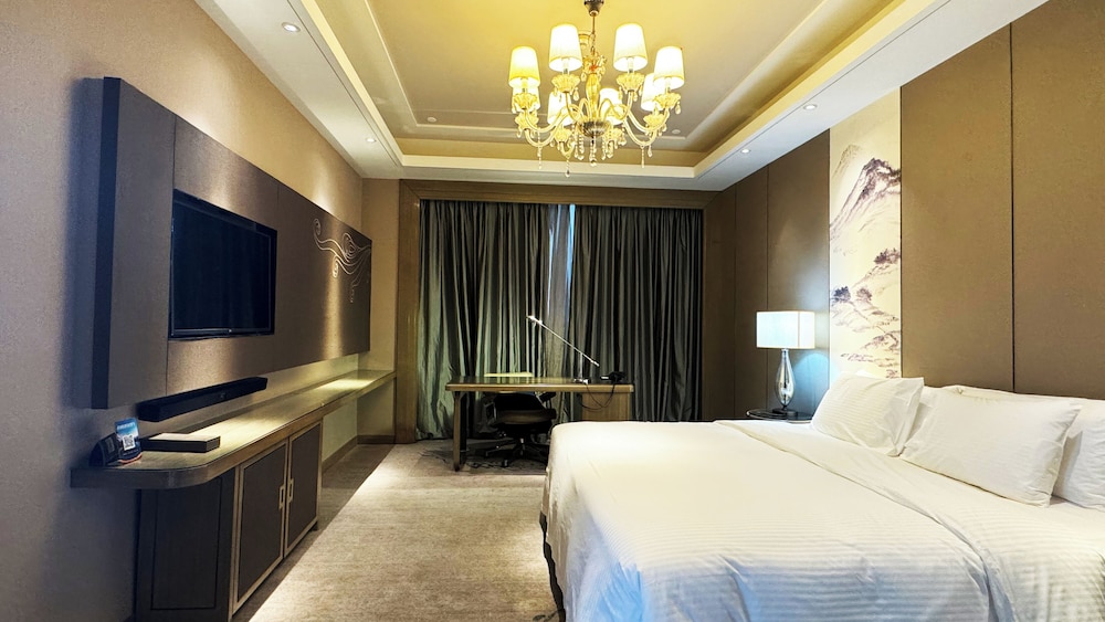 Deluxe, King Bed