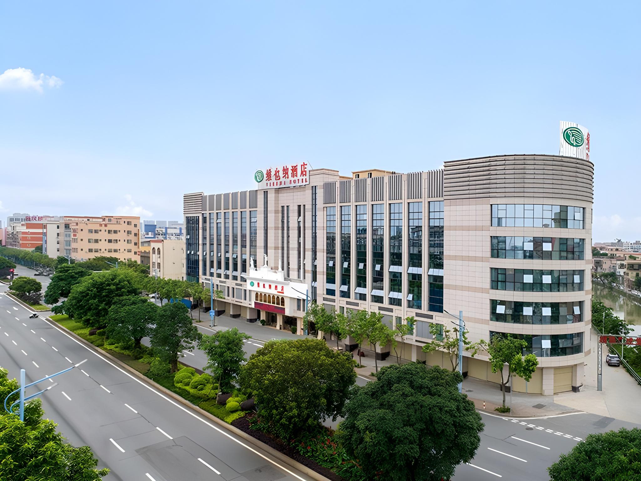 Vienna Hotel (Zhongshan Xiaolan High Speed Railway Station) 5/59