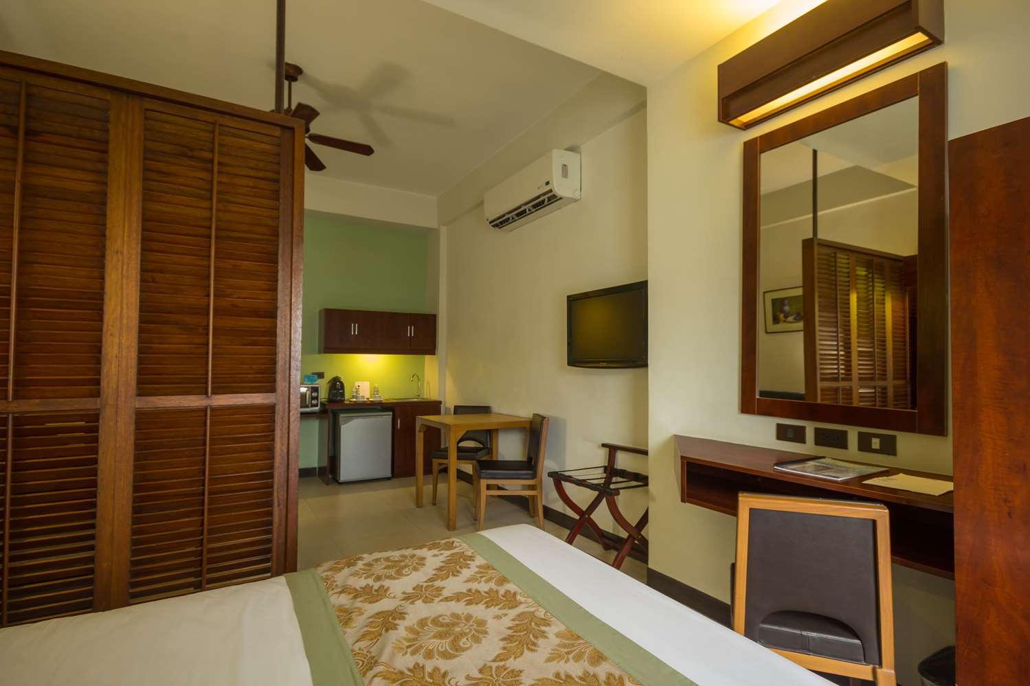 Microtel by Wyndham Mall of Asia 8/44
