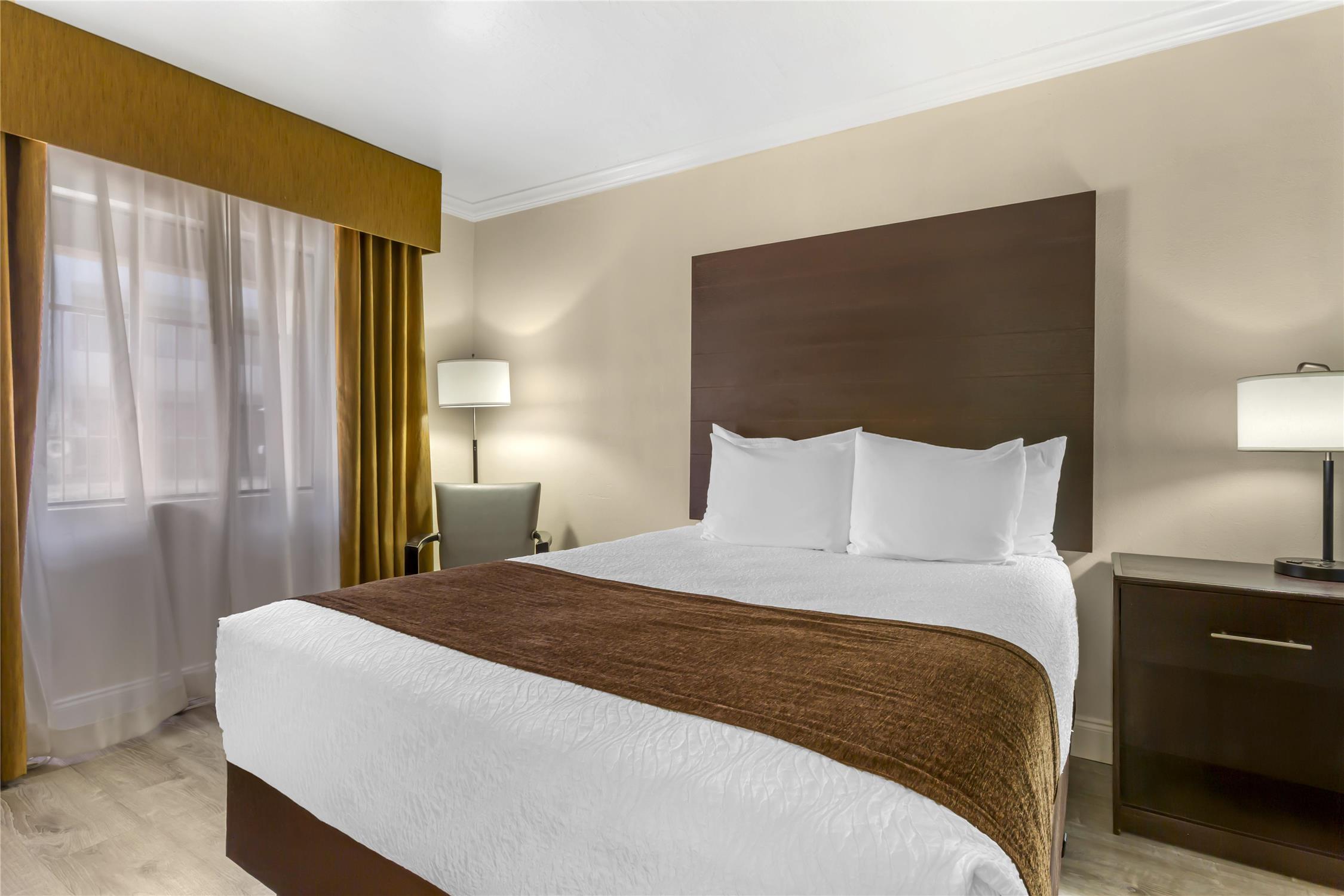 SUITE, 2 QUEEN BEDS, KITCHENETTE