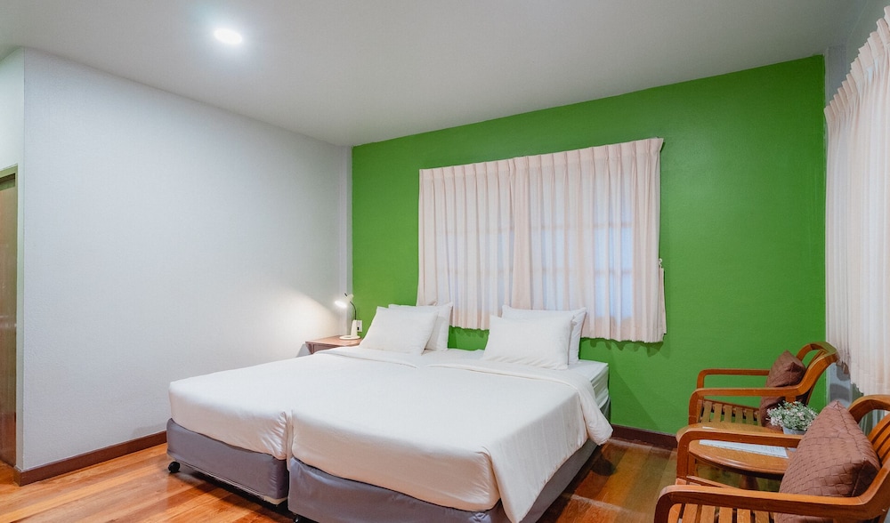 Baan Klang Aow Beach Resort 15/66