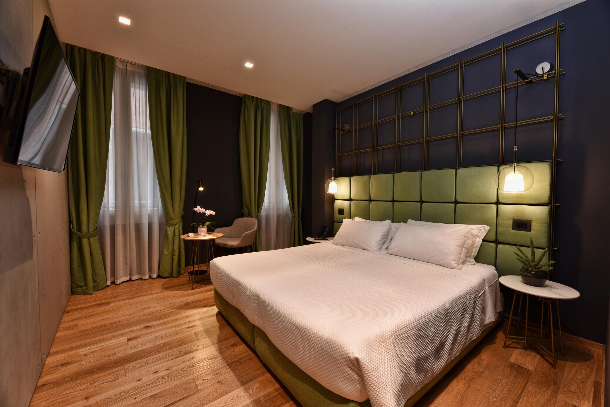 COMFORT, DOUBLE OR TWIN BED, CITY VIEW