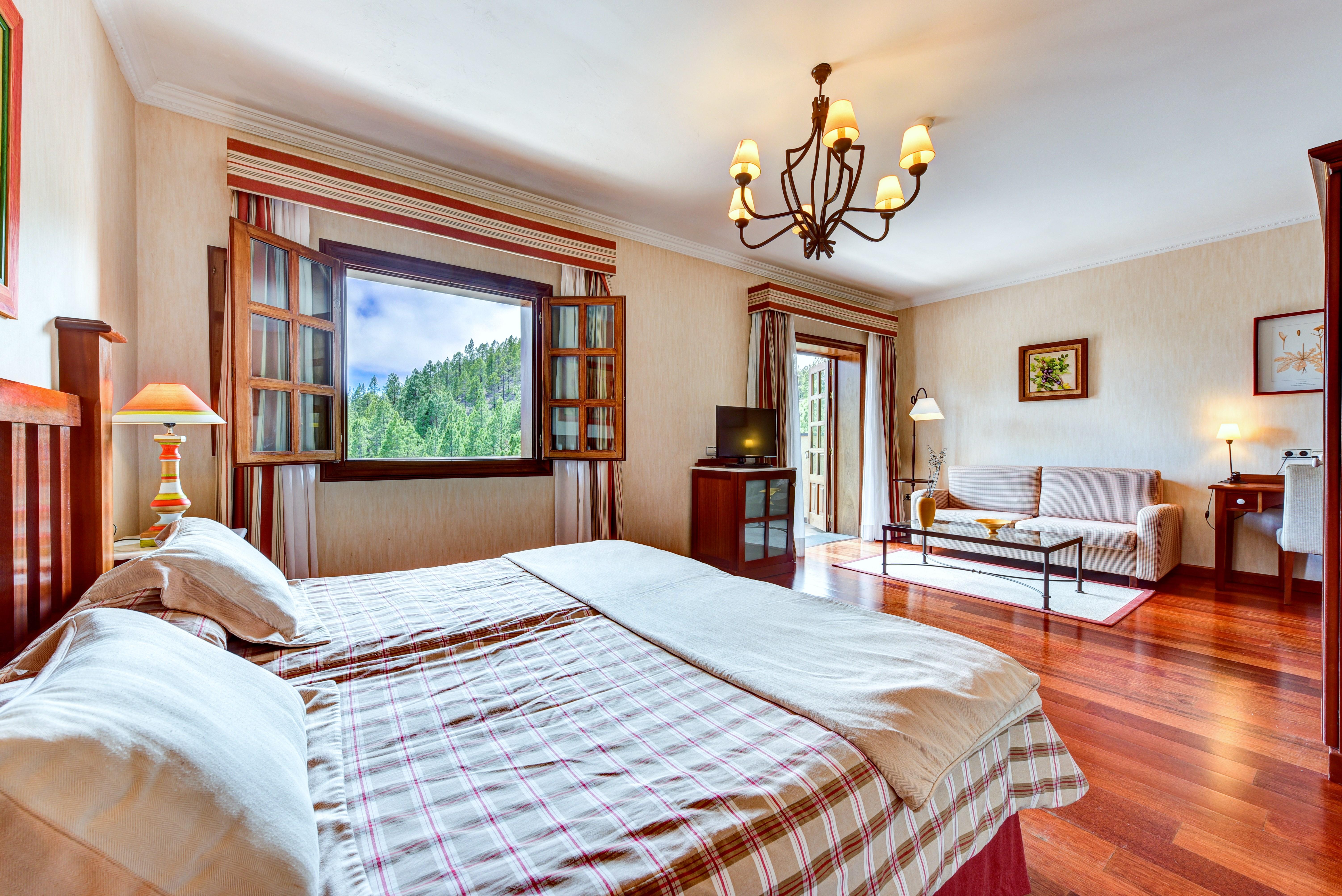 Superior, Double Bed, Mountain View, Balcony