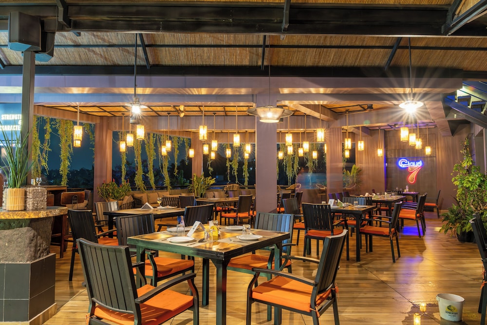 Saninro Residences & Food Court 36/50