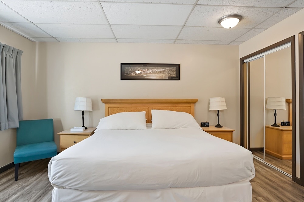 Boulder Twin Lakes Inn 12/49