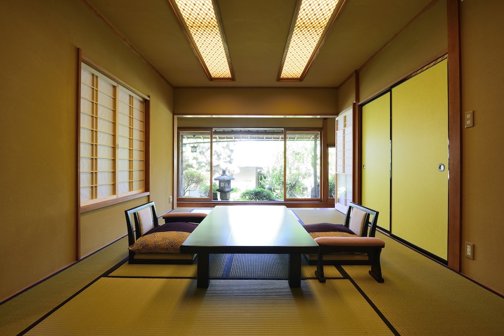 ATAMI SEKITEI 42/68