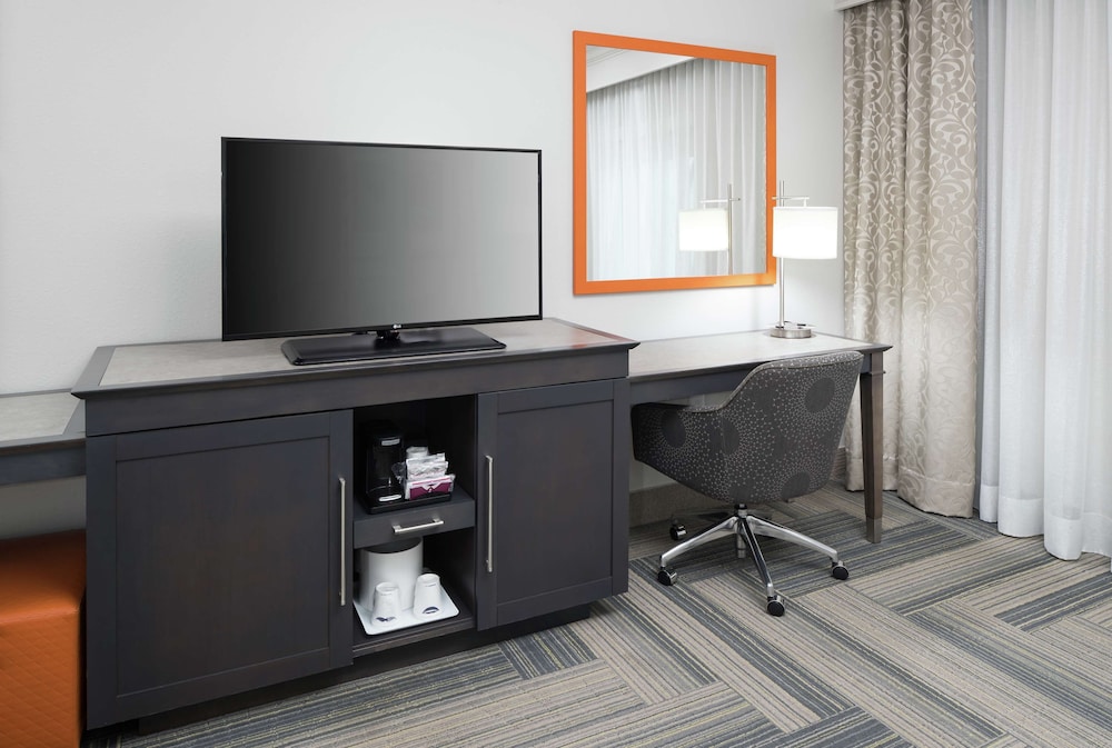 Hampton Inn & Suites By Hilton Atlanta Perimeter Dunwoody 39/41