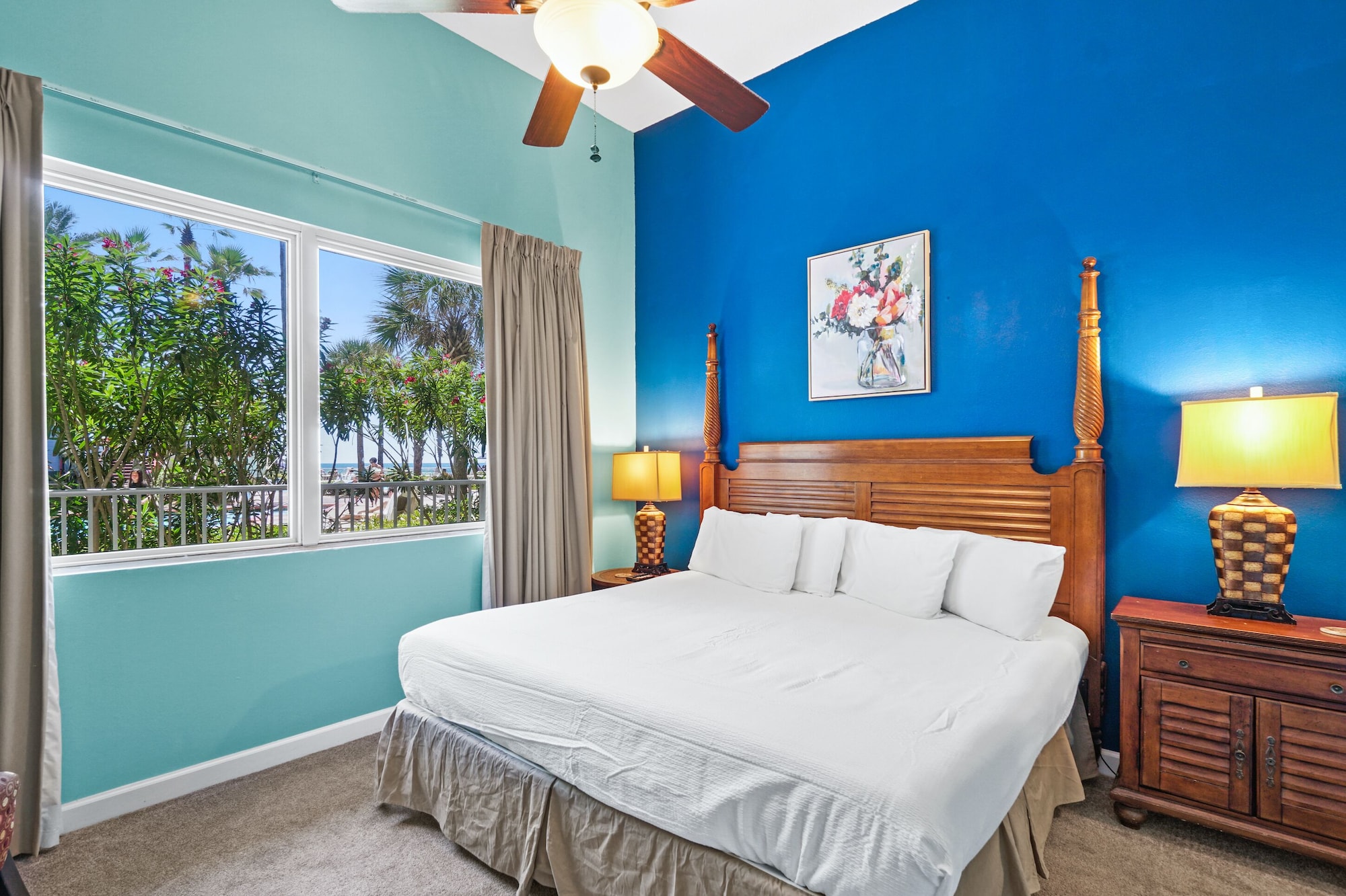 2 BEDROOMS, CONDO, BEACH FRONT, SEA VIEW