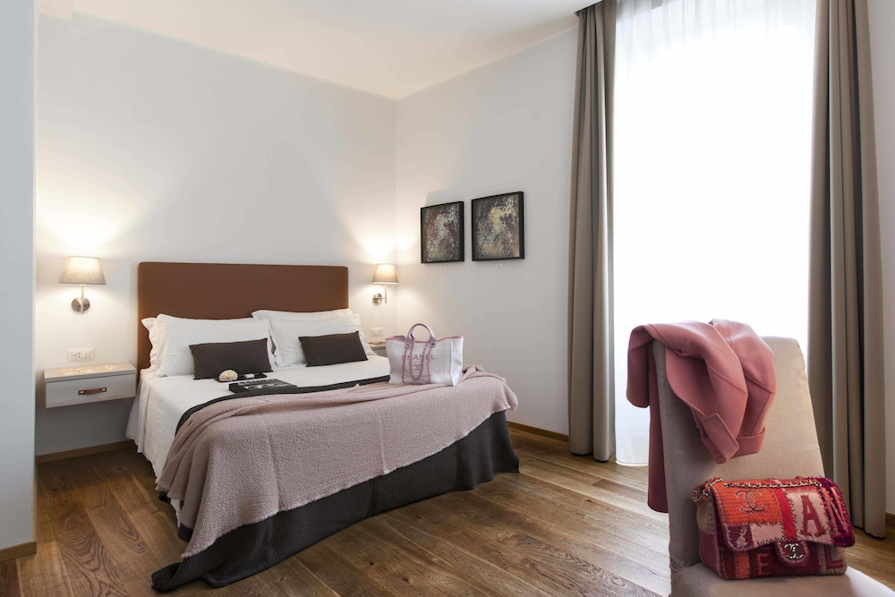 Giuturna Boutique Hotel 10/73