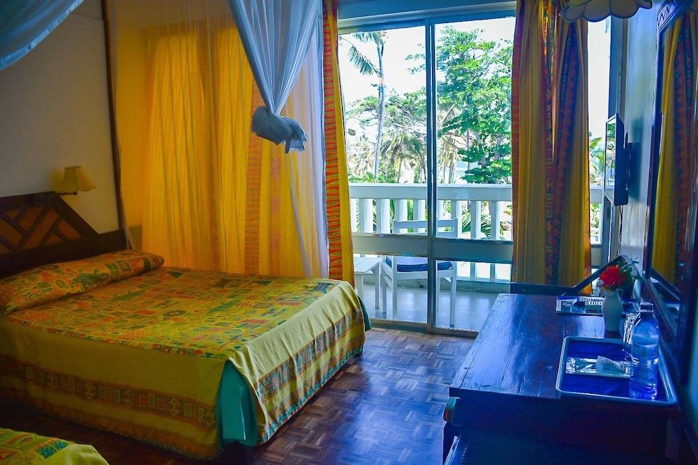 Mombasa Beach Hotel 9/39