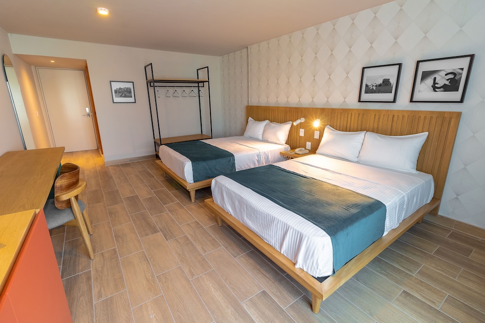EXECUTIVE, 2 DOUBLE BEDS