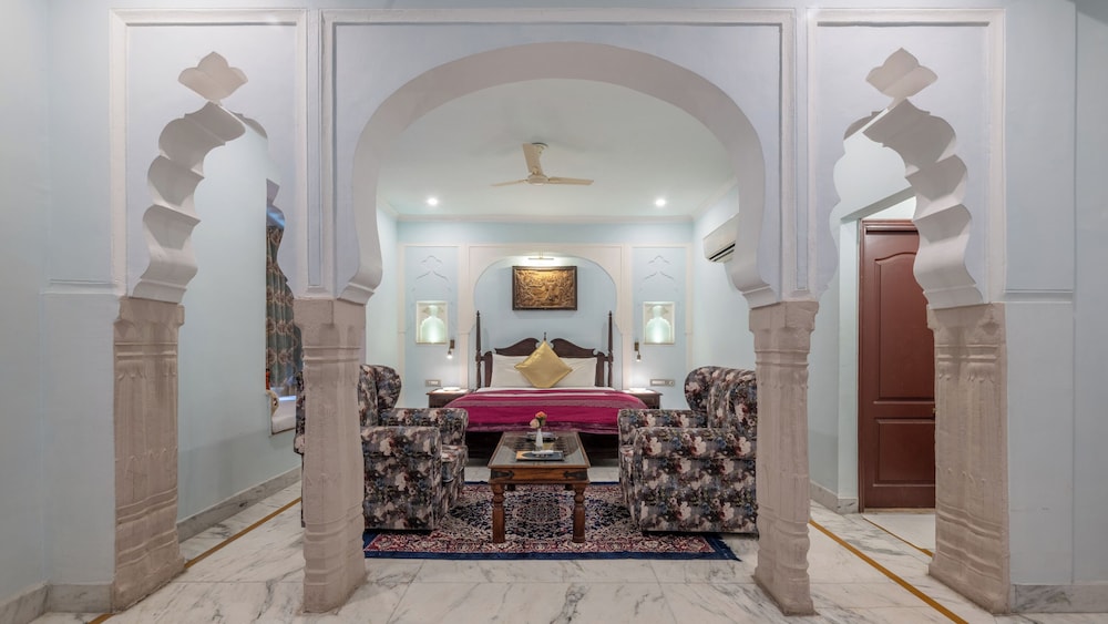 Rajasthan Palace Hotel 8/50