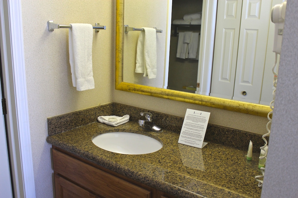 Staybridge Suites Grand Rapids-Kentwood 17/58