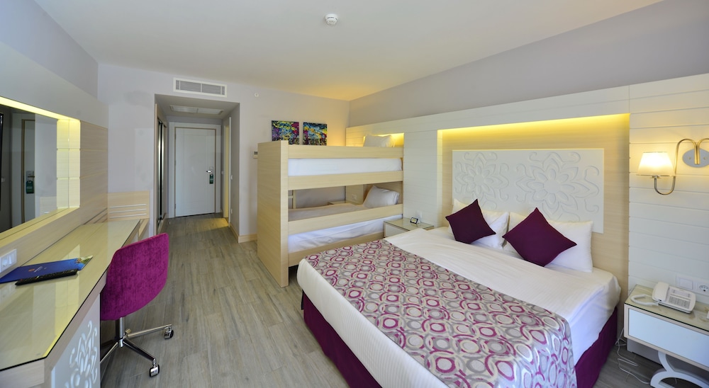 Sunmelia Beach Resort Hotel & Spa 8/50