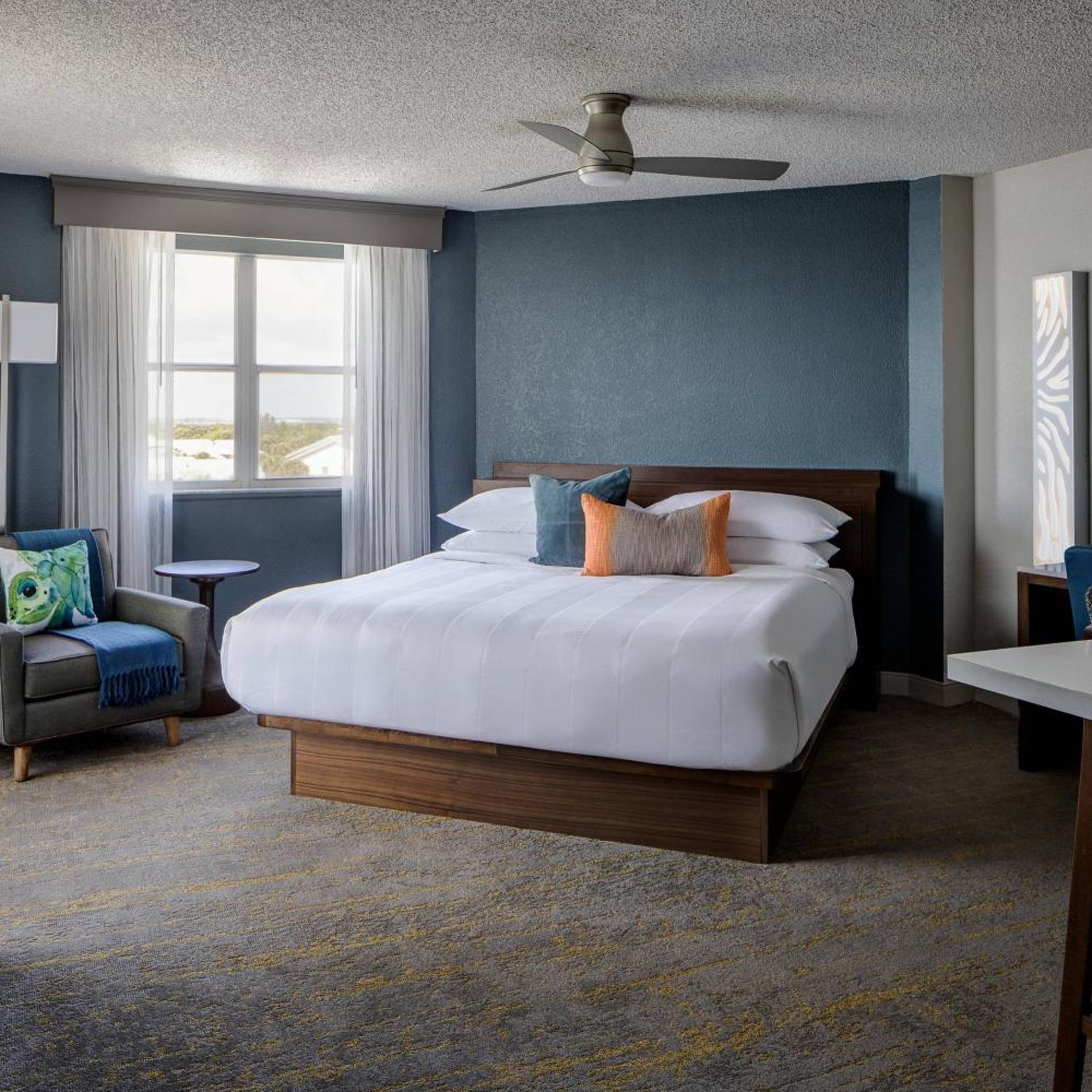 Beach House, Studio, Suite, King Bed, Resort View, Balcony