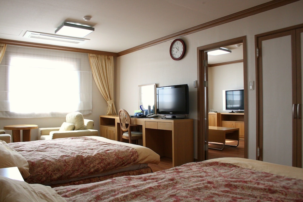 Juwangsan Spa Tourist Hotel 12/35