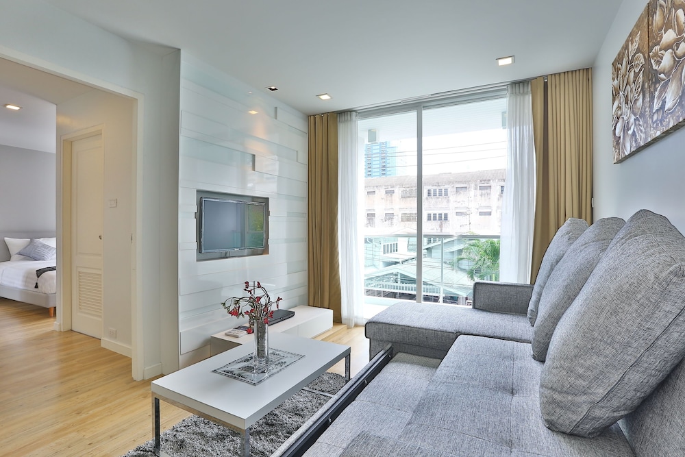 United Residence 31/50