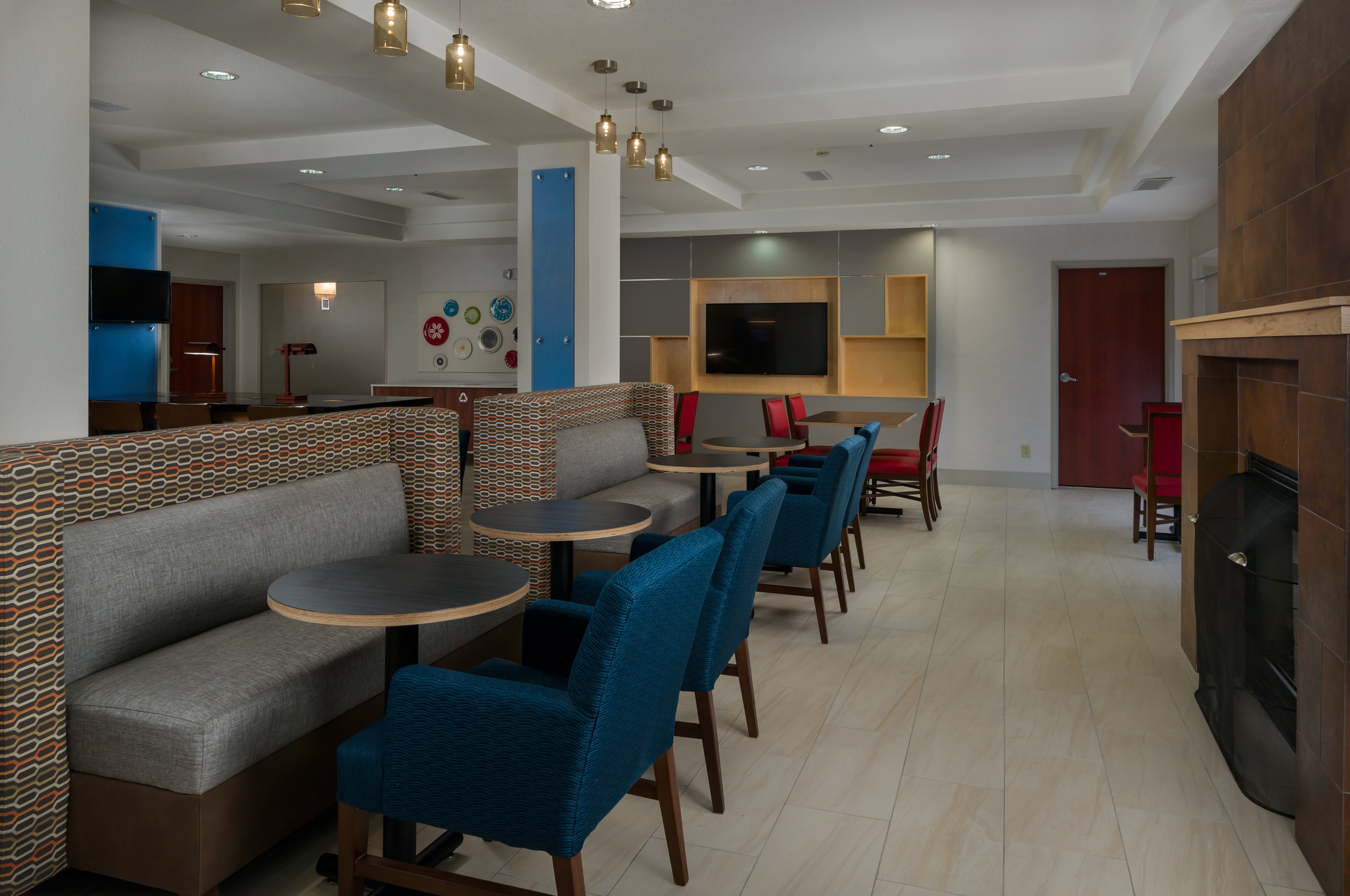 Holiday Inn Express Hotel And Suites Lawrence 31/48