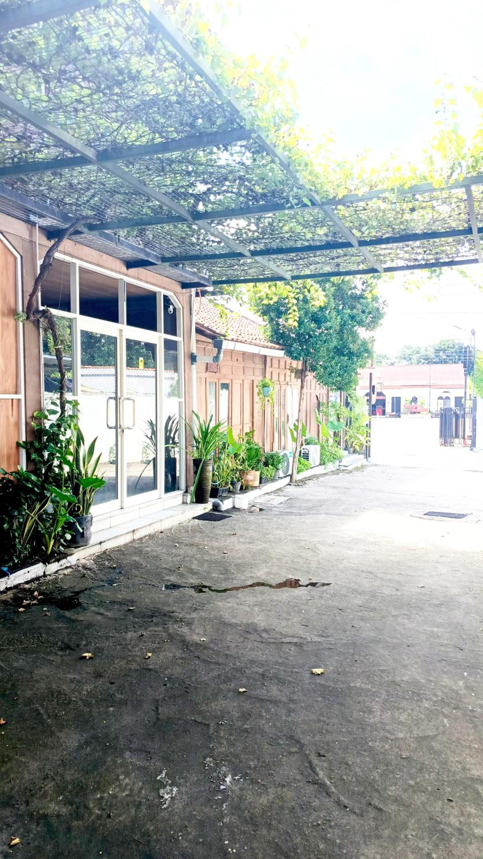 OYO 4016 Tan Jokteng Guest House 49/51