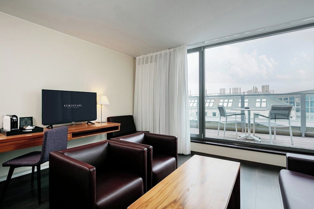 Eurostars Embassy 48/55