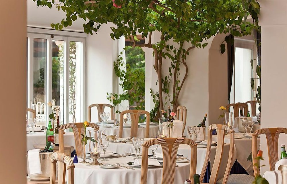 GRAND HOTEL IL MORESCO 59/72