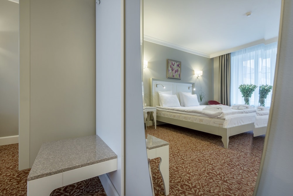 Ratonda Centrum Hotel 24/65