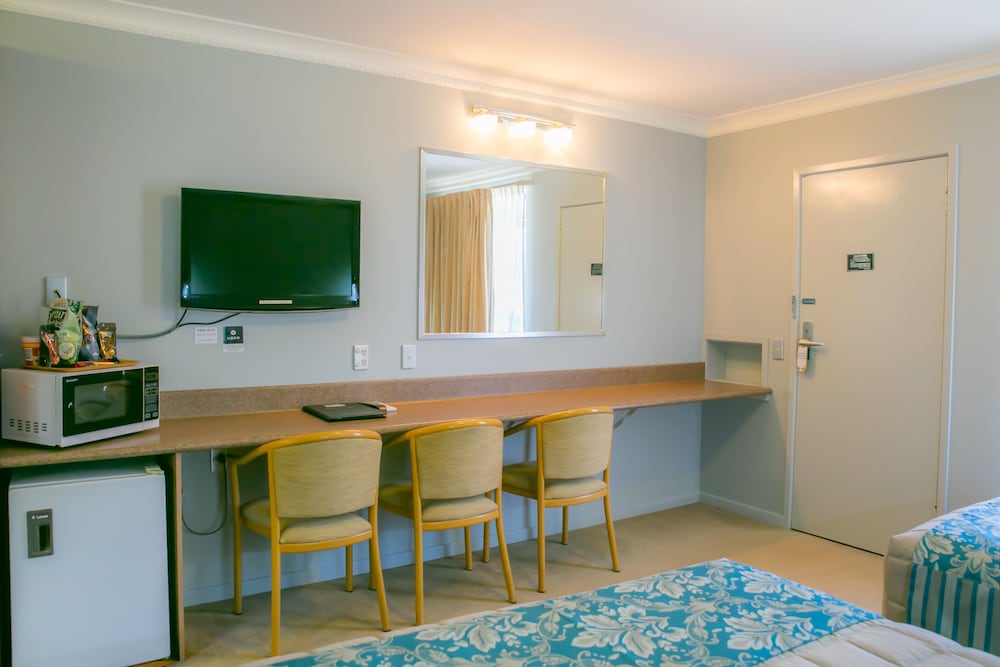 GOSFORD PALMS MOTOR INN 48/62
