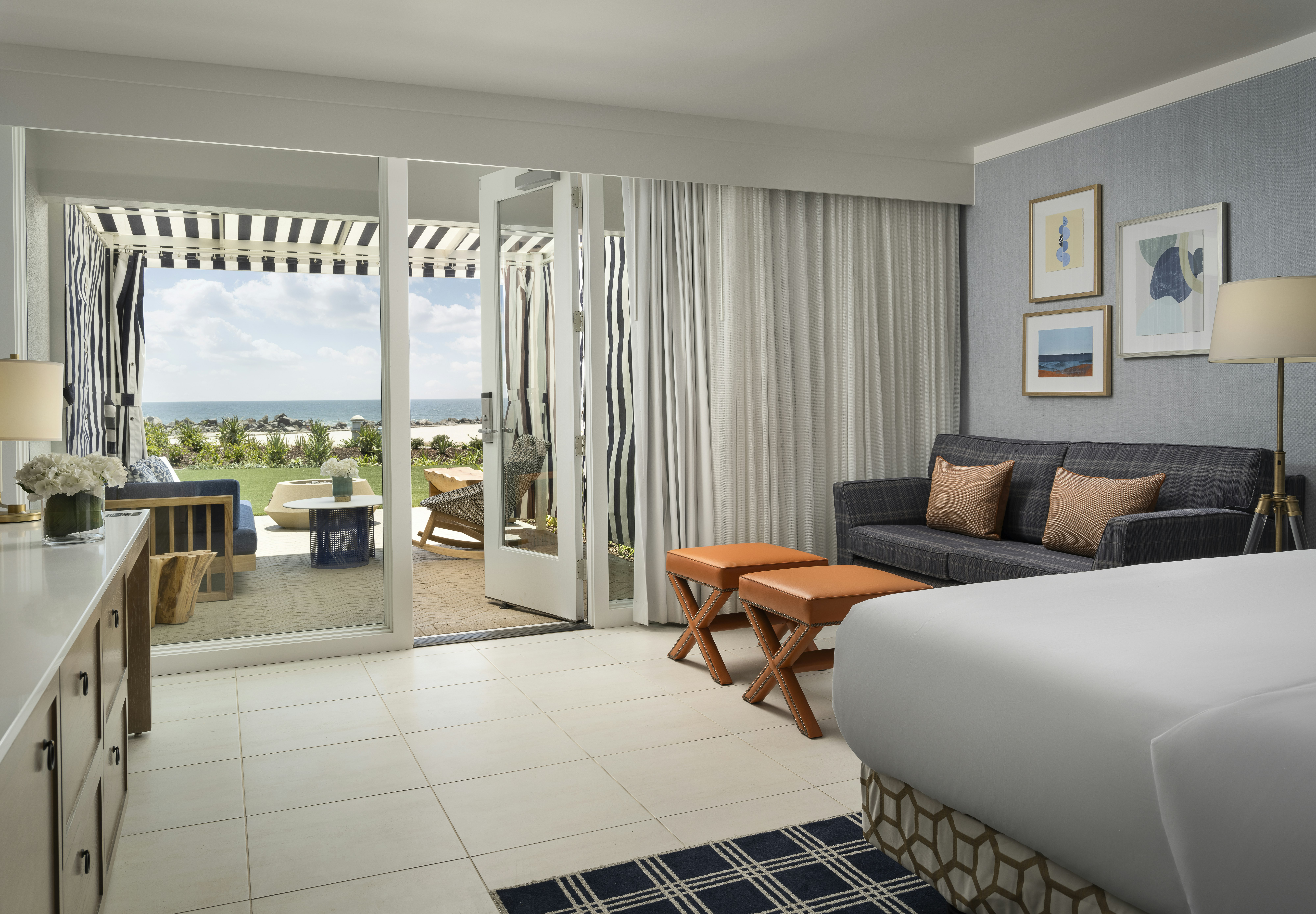 Club, Cabana, King Bed, Beach Front, Accessible