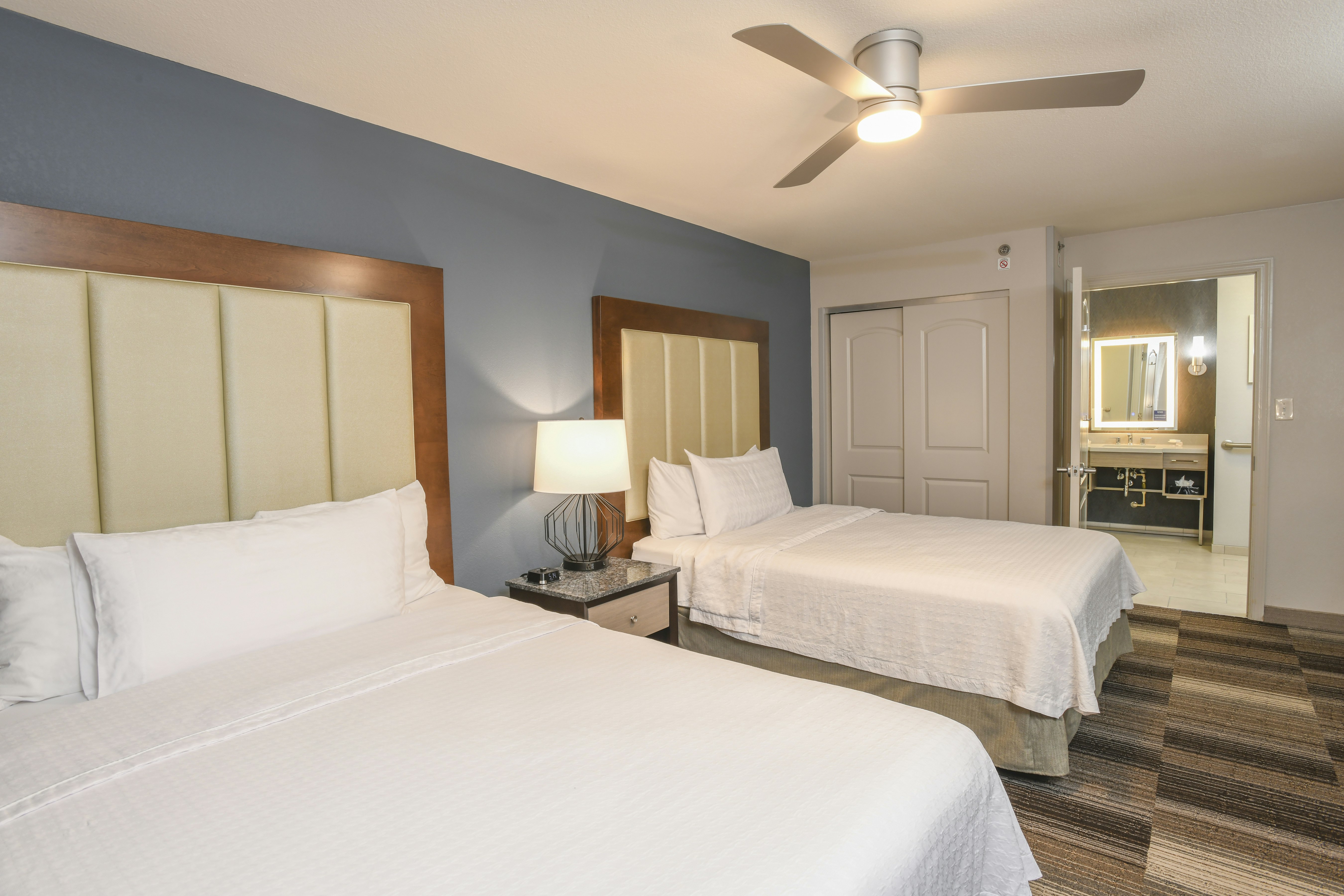 Suite, 2 Queen Beds, Accessible