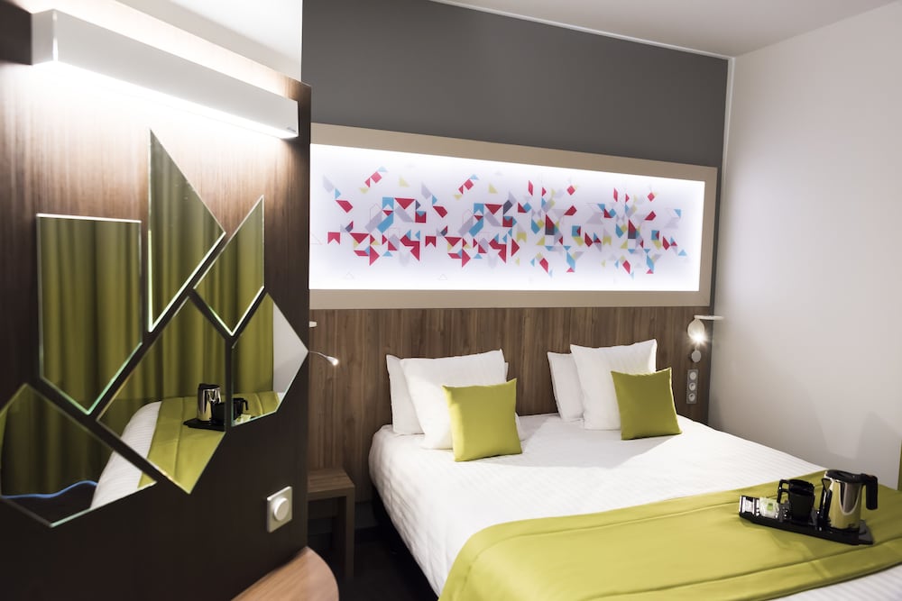 Brit Hotel Figeac 16/52