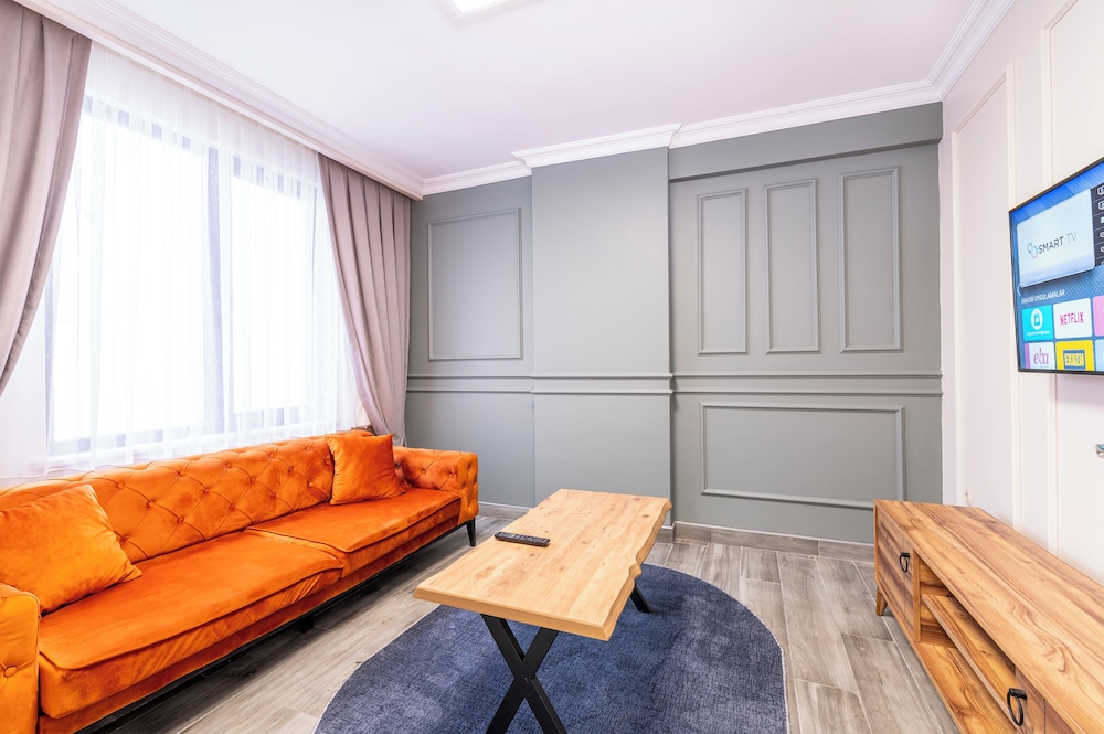 Royal Luxury Hotels & Suites 20/44