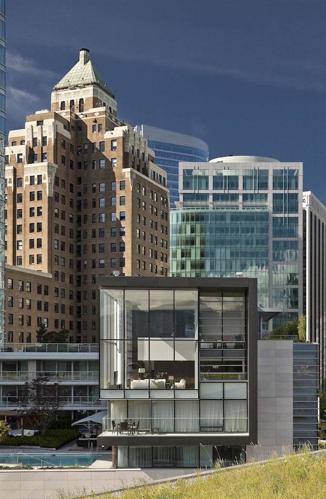 Fairmont Pacific Rim 4/50