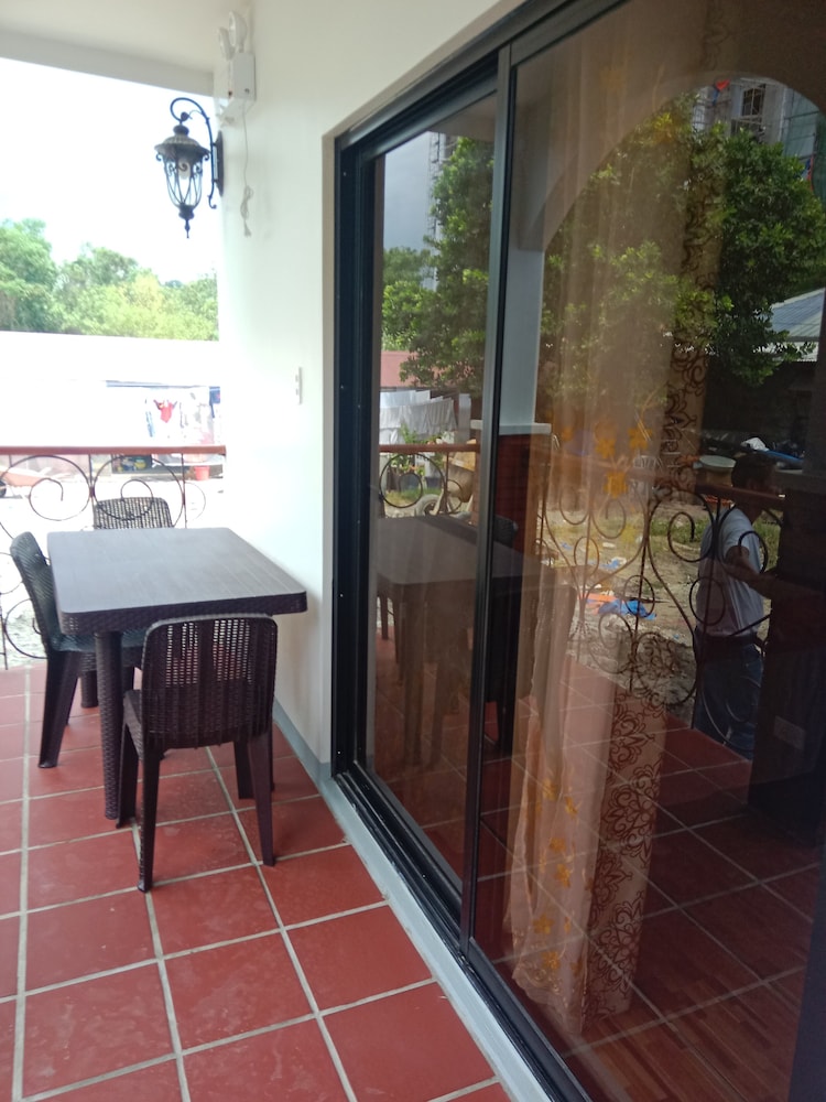 Isla Bonita Beach Resort 38/67