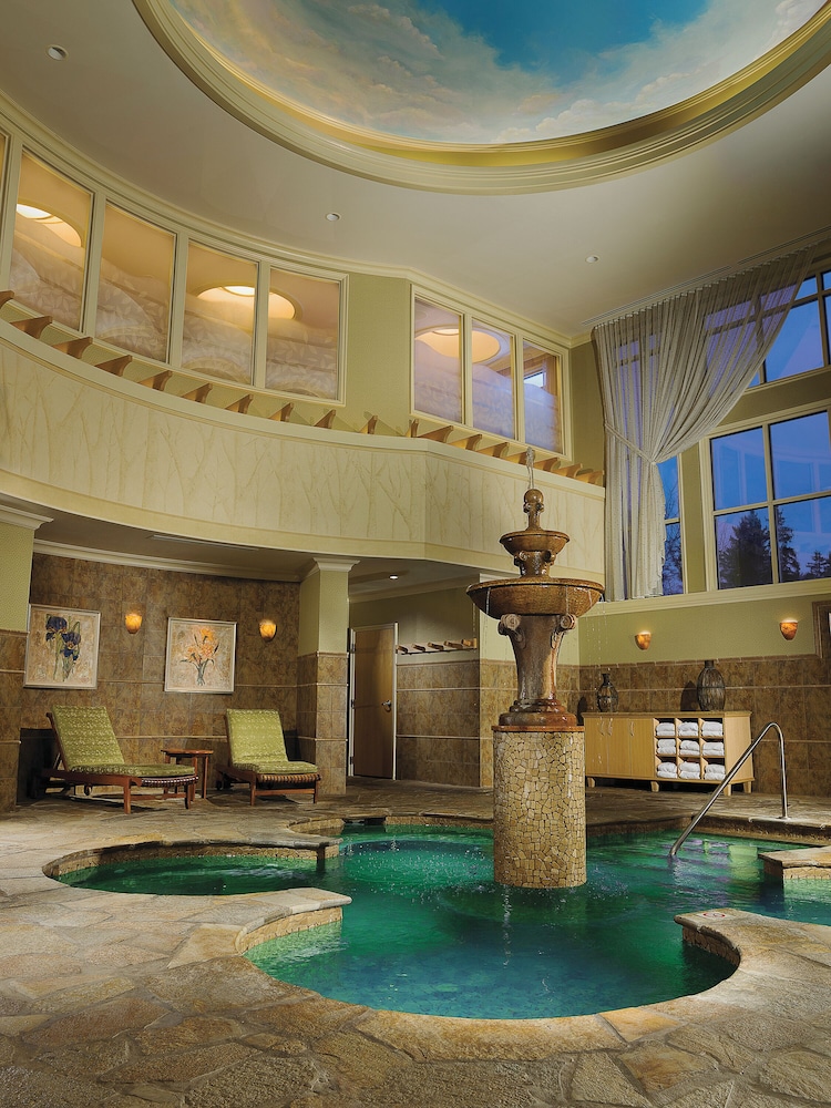 The Lodge at Turning Stone Resort Casino 2/13