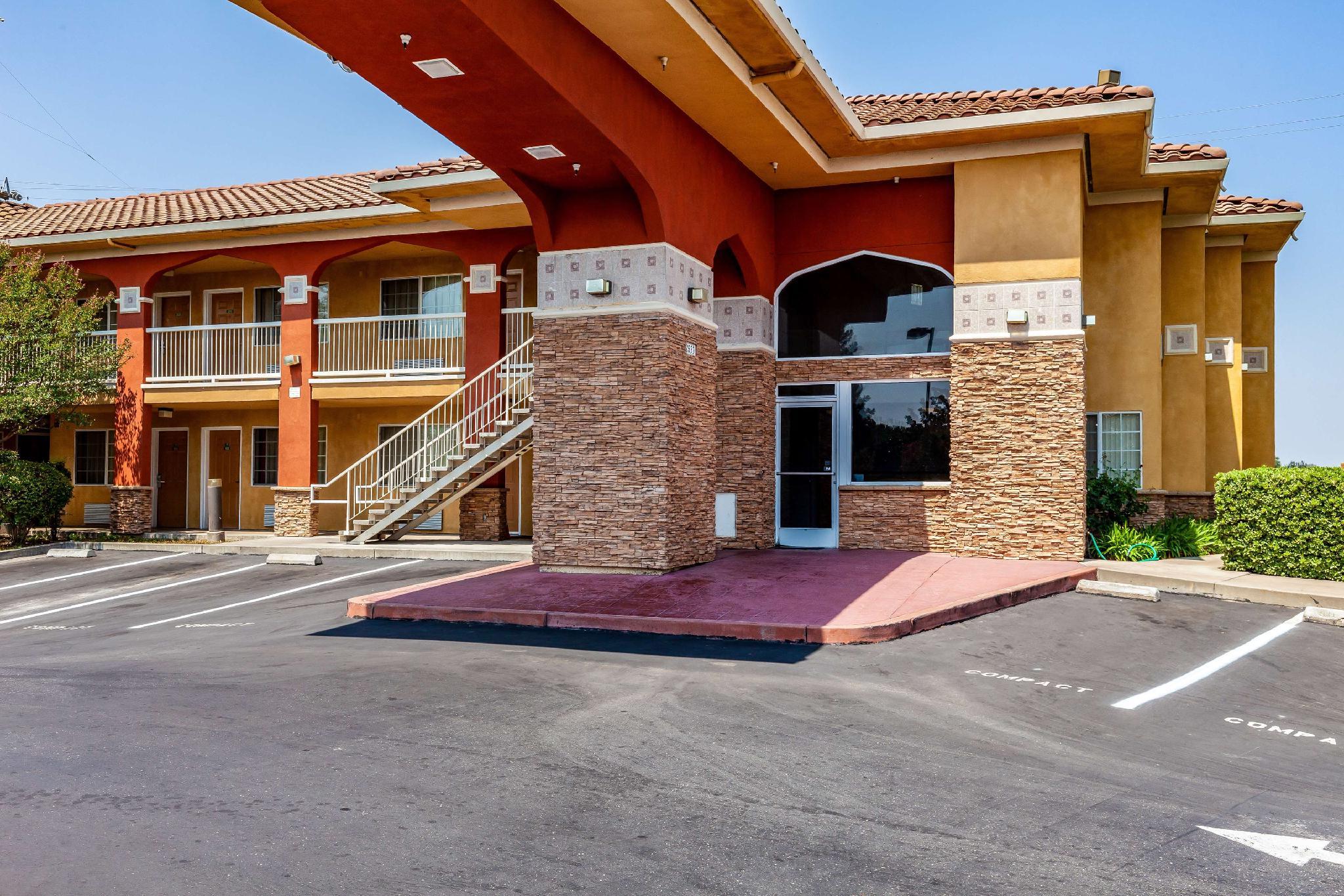 Motel6 Stockton, CA - East 23/29