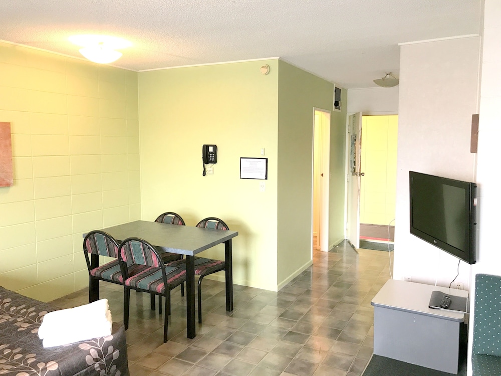 Greenview Motel 36/50