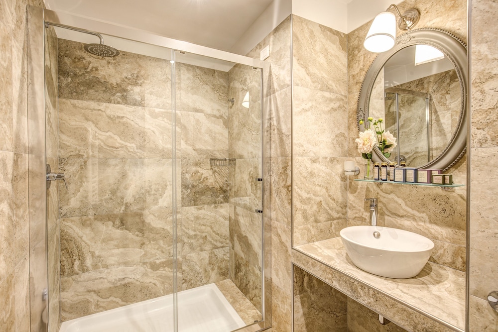 Charme Spagna Boutique Hotel 69/77