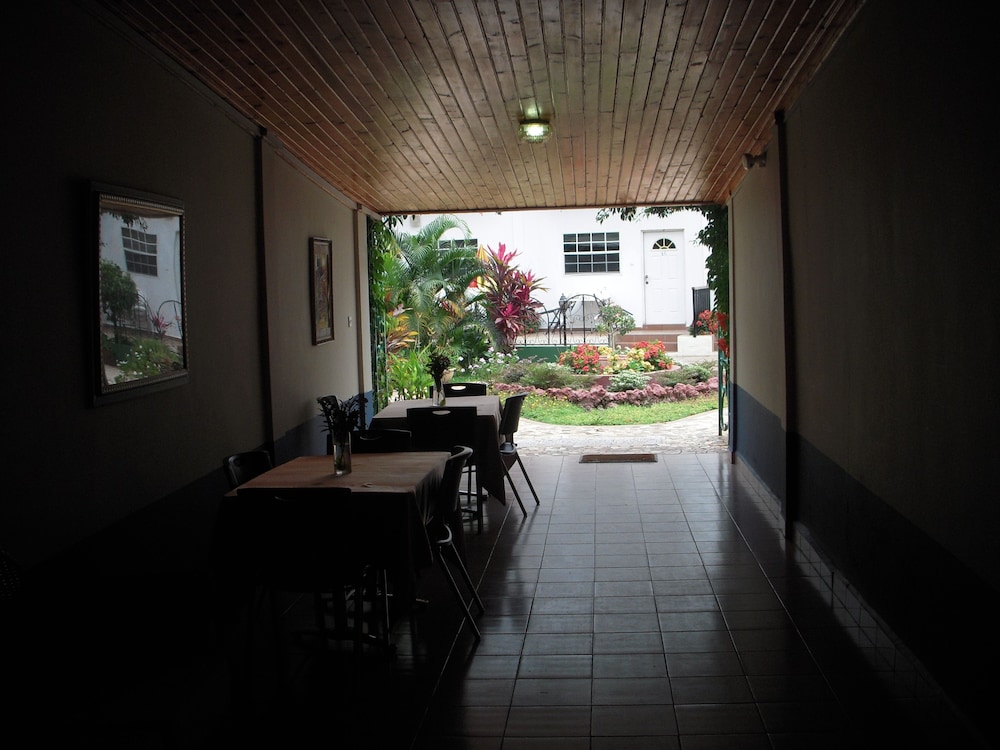 Riyan Apartments 10/42