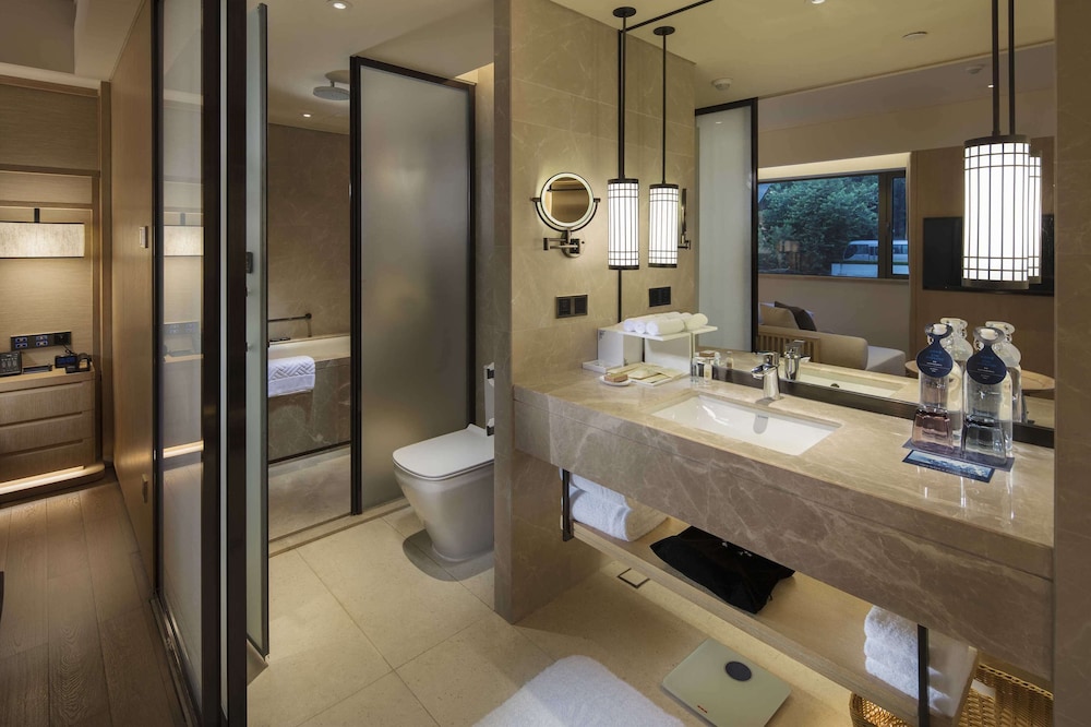 Hilton Shenzhen Shekou Nanhai 32/89
