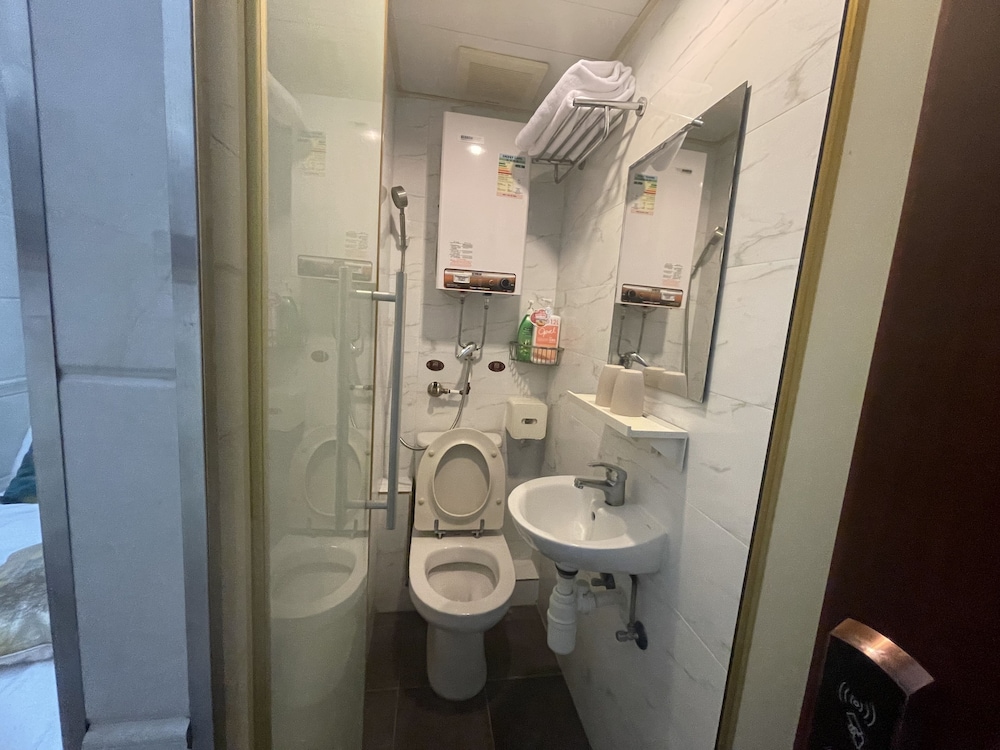 Kong Hing Guest House 62/67