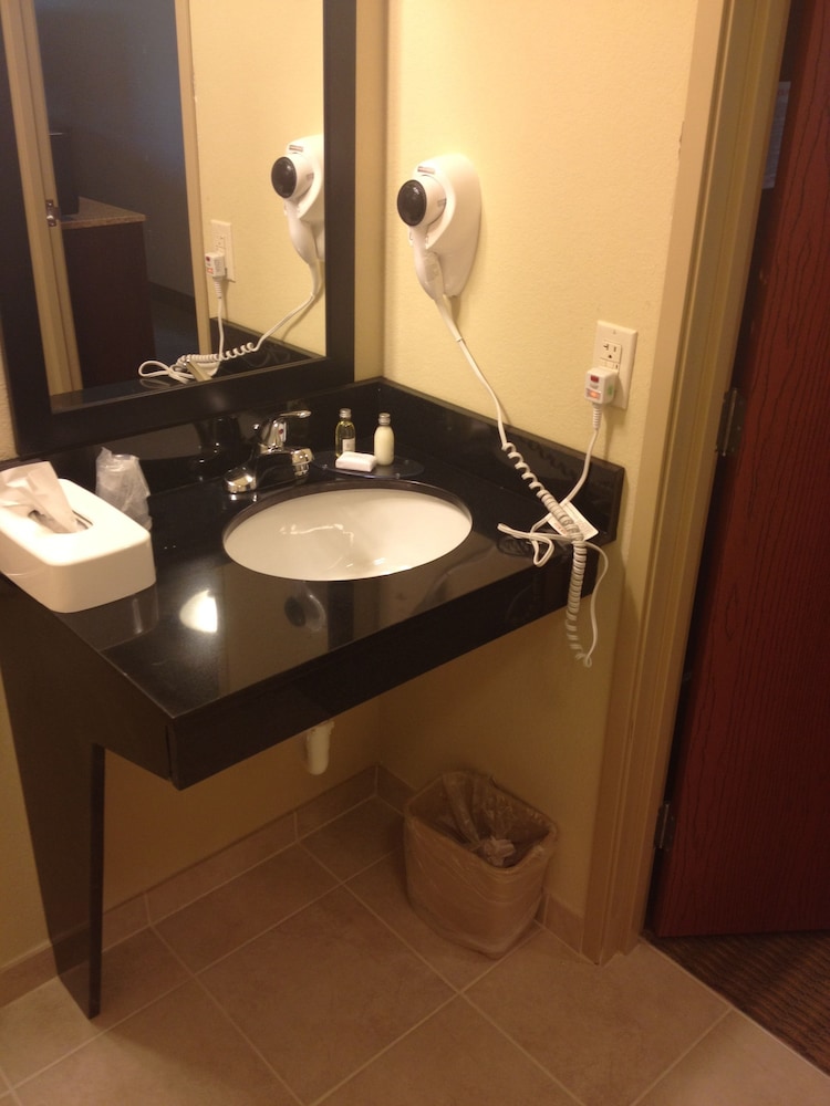 Cobblestone Hotel Knoxville 45/56