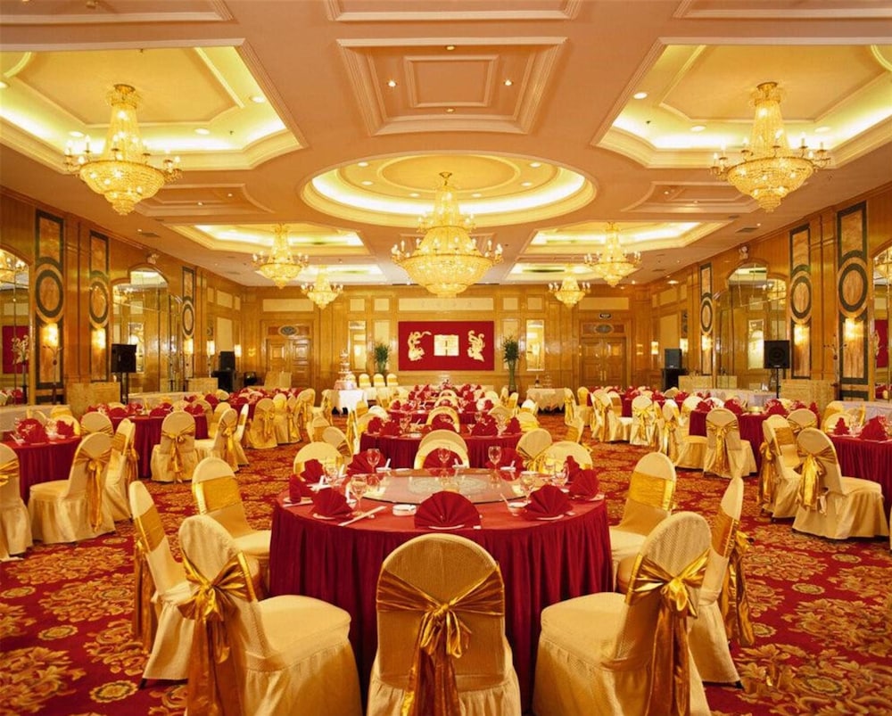 Dalian East Hotel 25/26