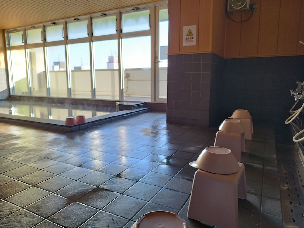 Shin-Imamiya Hotel 40/67
