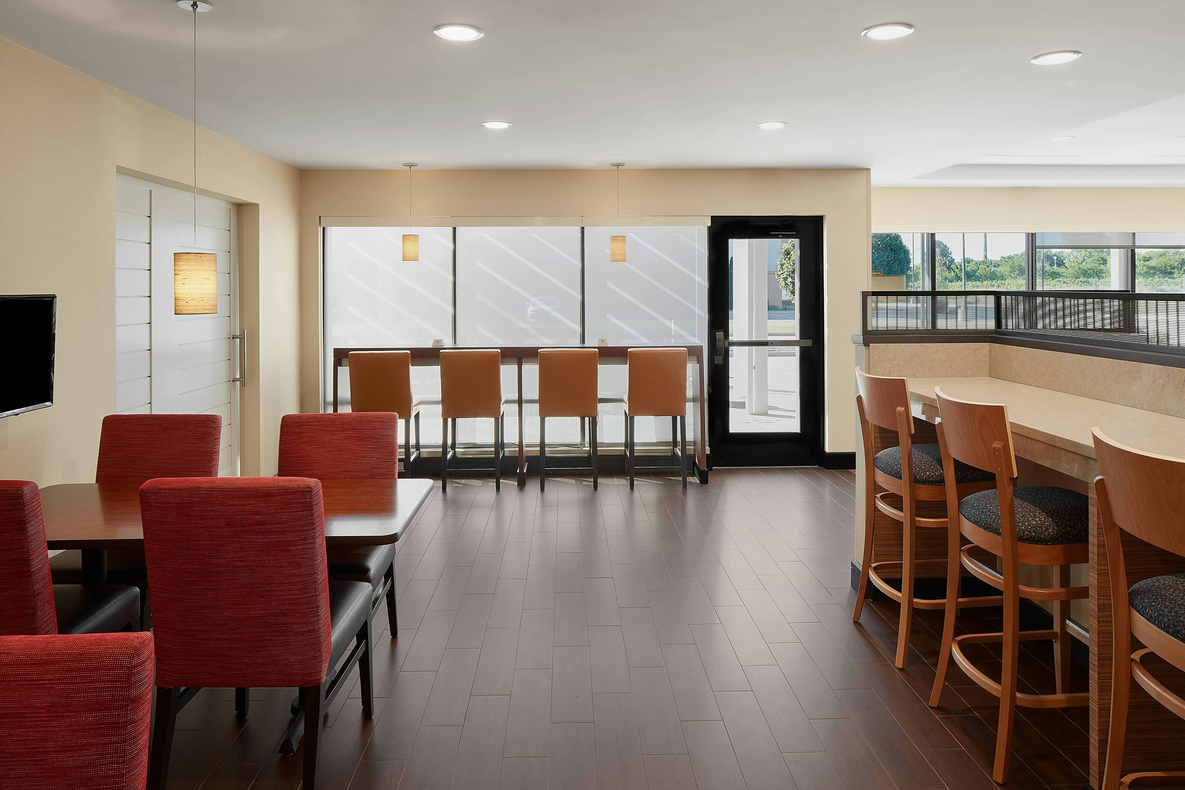 Towneplace Suites by Marriott Danville 23/25