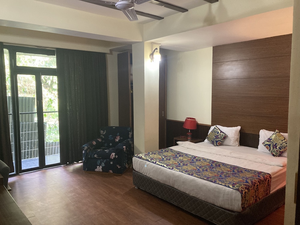 Maya Inn 23/70