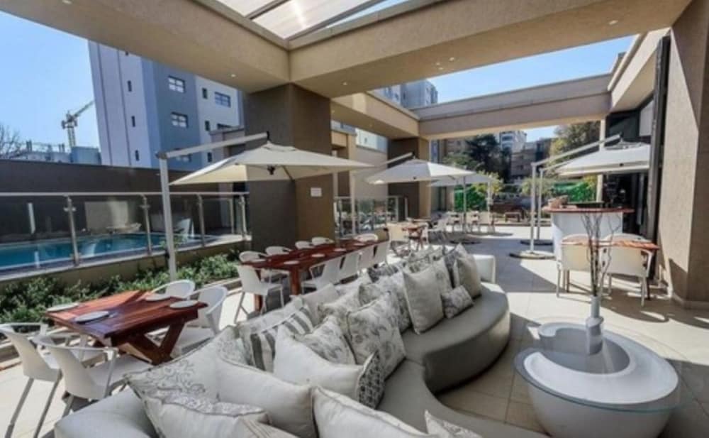 Sandton Skye Unit 702 42/50