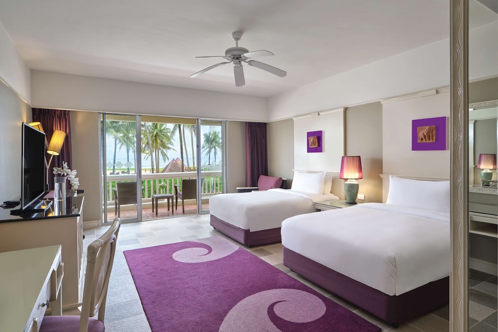 LAGOON, TWIN BEDS, BEACH SIDE
