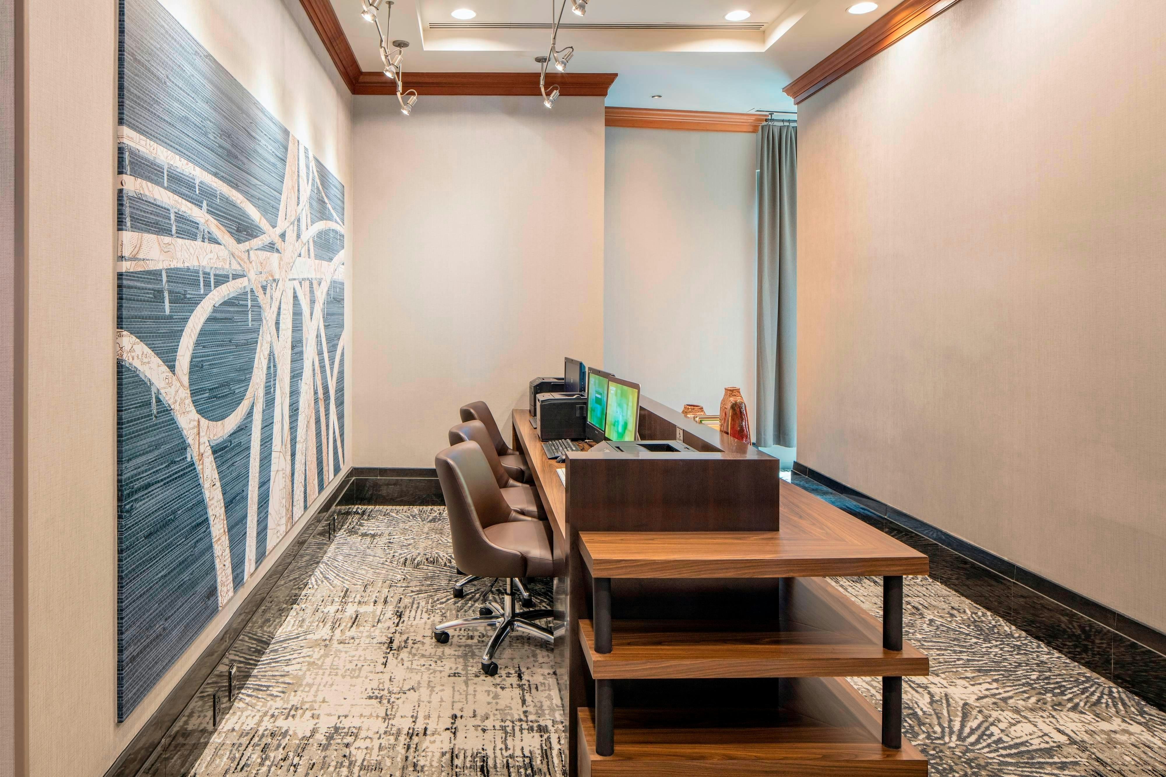 Courtyard By Marriott Boston Brookline 16/17