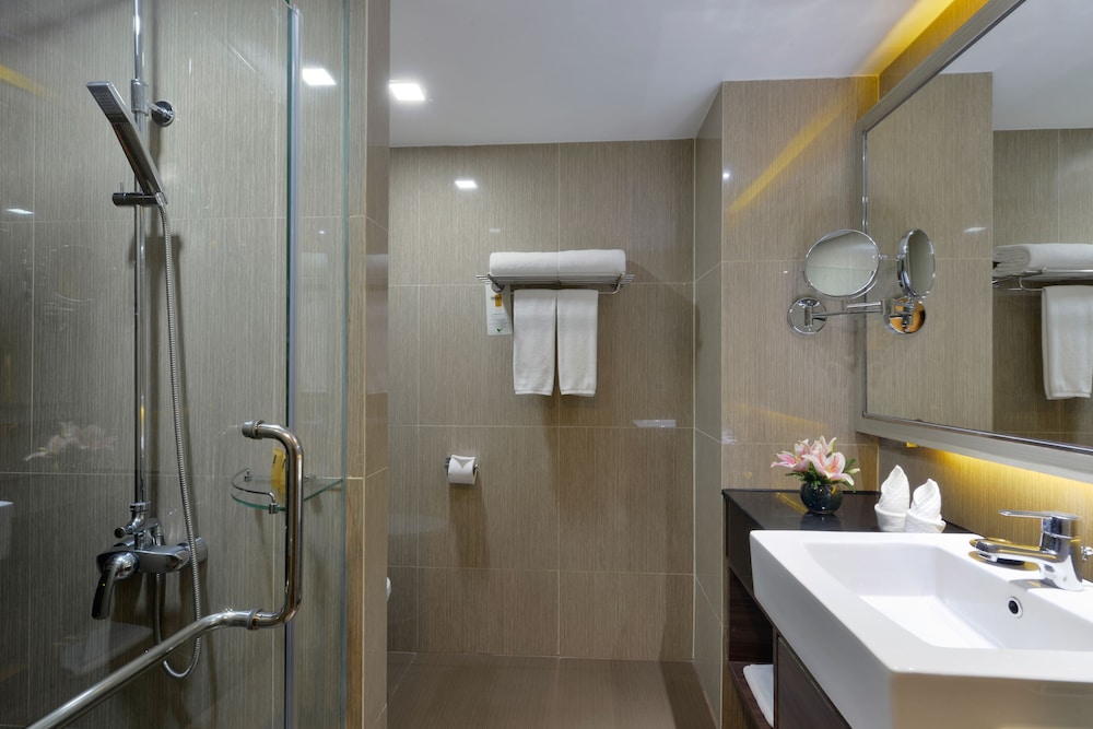 Ramada by Wyndham Bangkok Sukhumvit 11 20/83