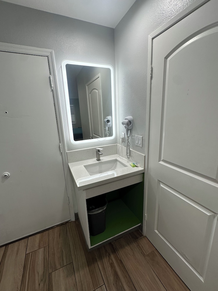 Garden Inn San Gabriel 57/57